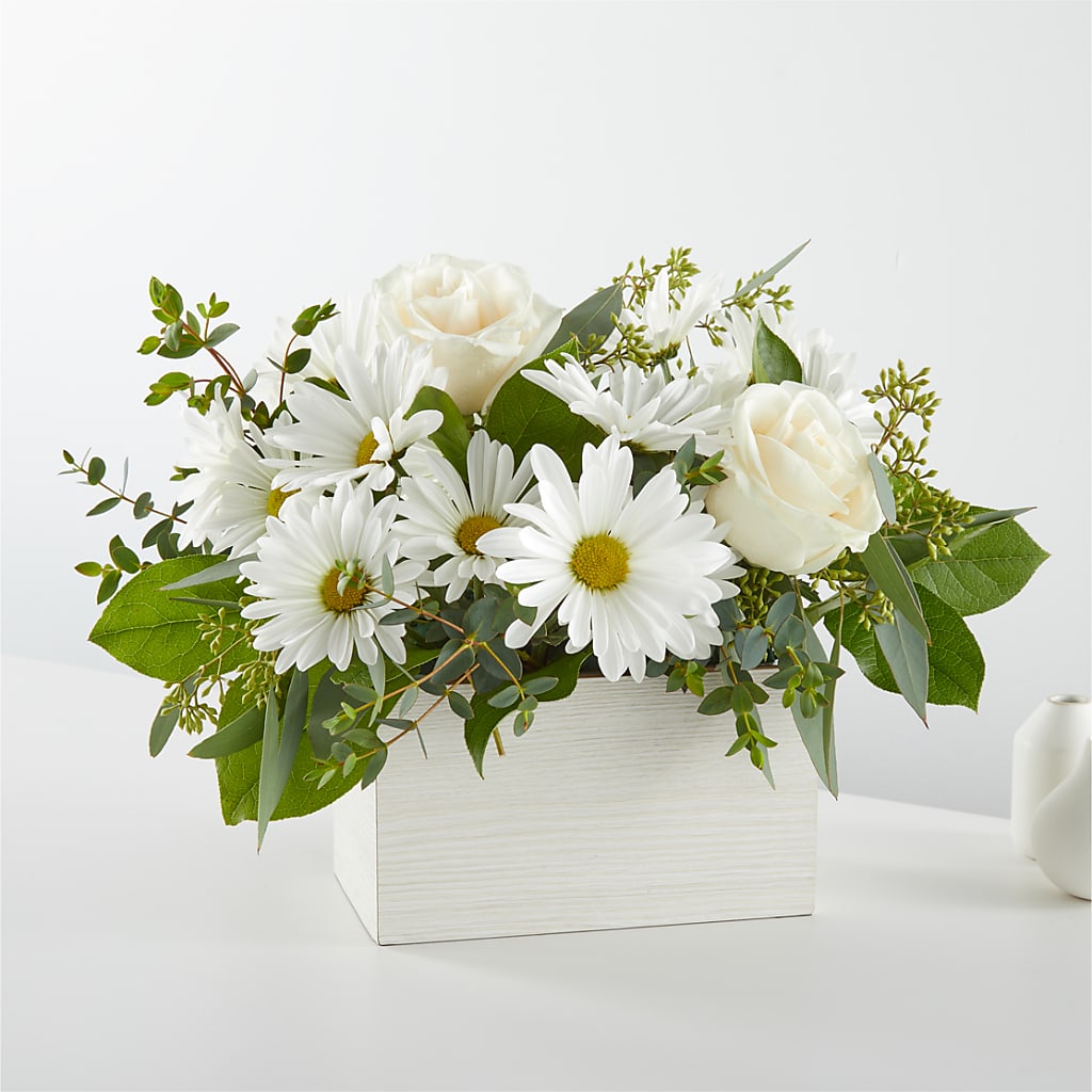 Fresh Linen Box Bouquet – Katarina Floral, Hackettstown NJ