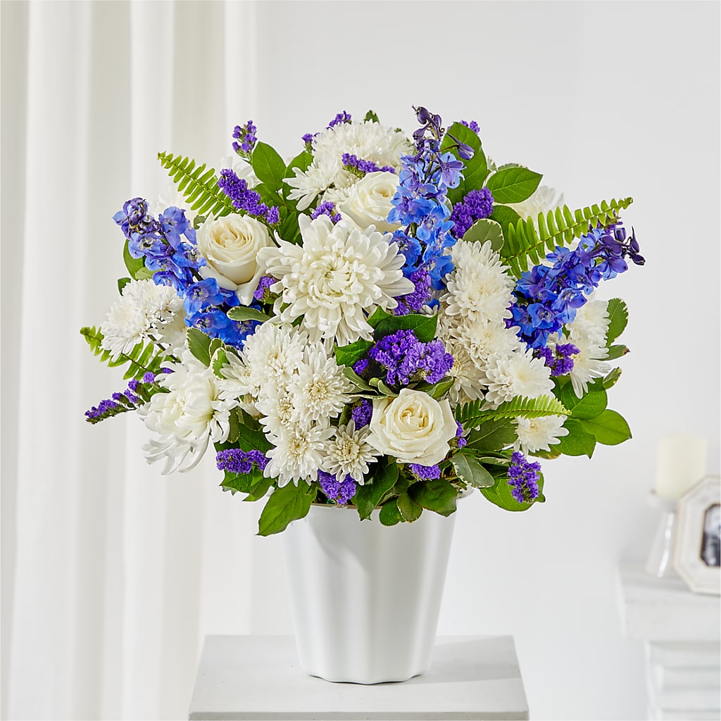 Hold Dear Tabletop Basket – Katarina Floral, Hackettstown NJ