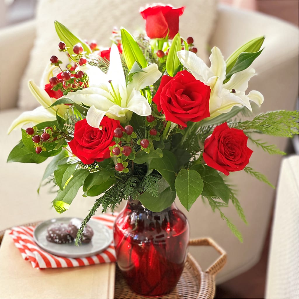 Evergreen Delight Bouquet – Katarina Floral, Hackettstown NJ