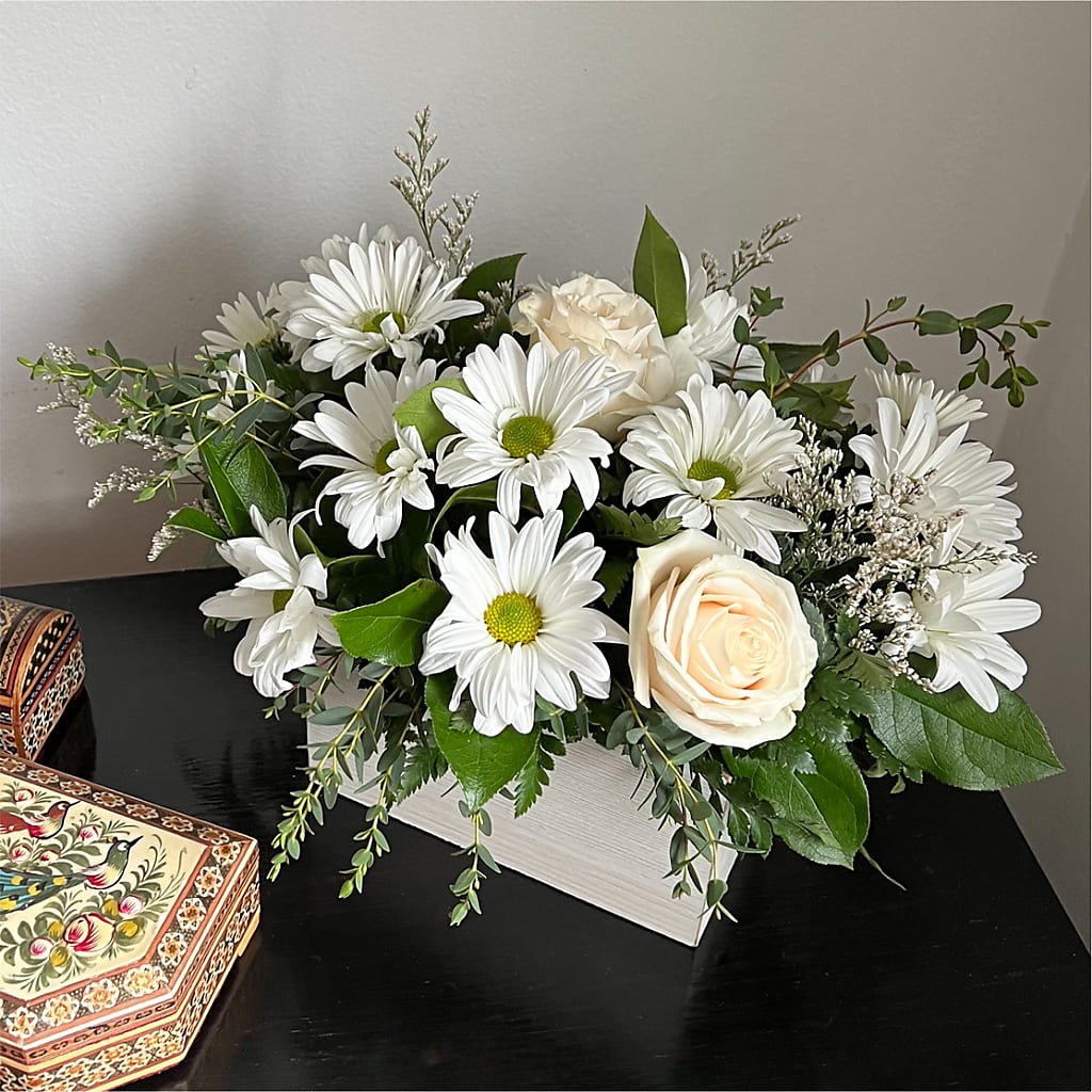 Fresh Linen Box Bouquet –  Katarina Floral, Hackettstown NJ