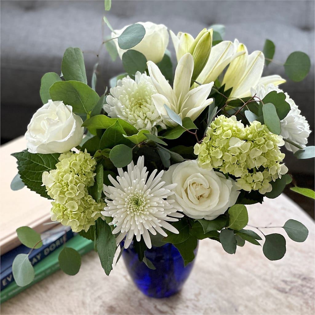 Snowy Dreams Bouquet –  Katarina Floral, Hackettstown NJ